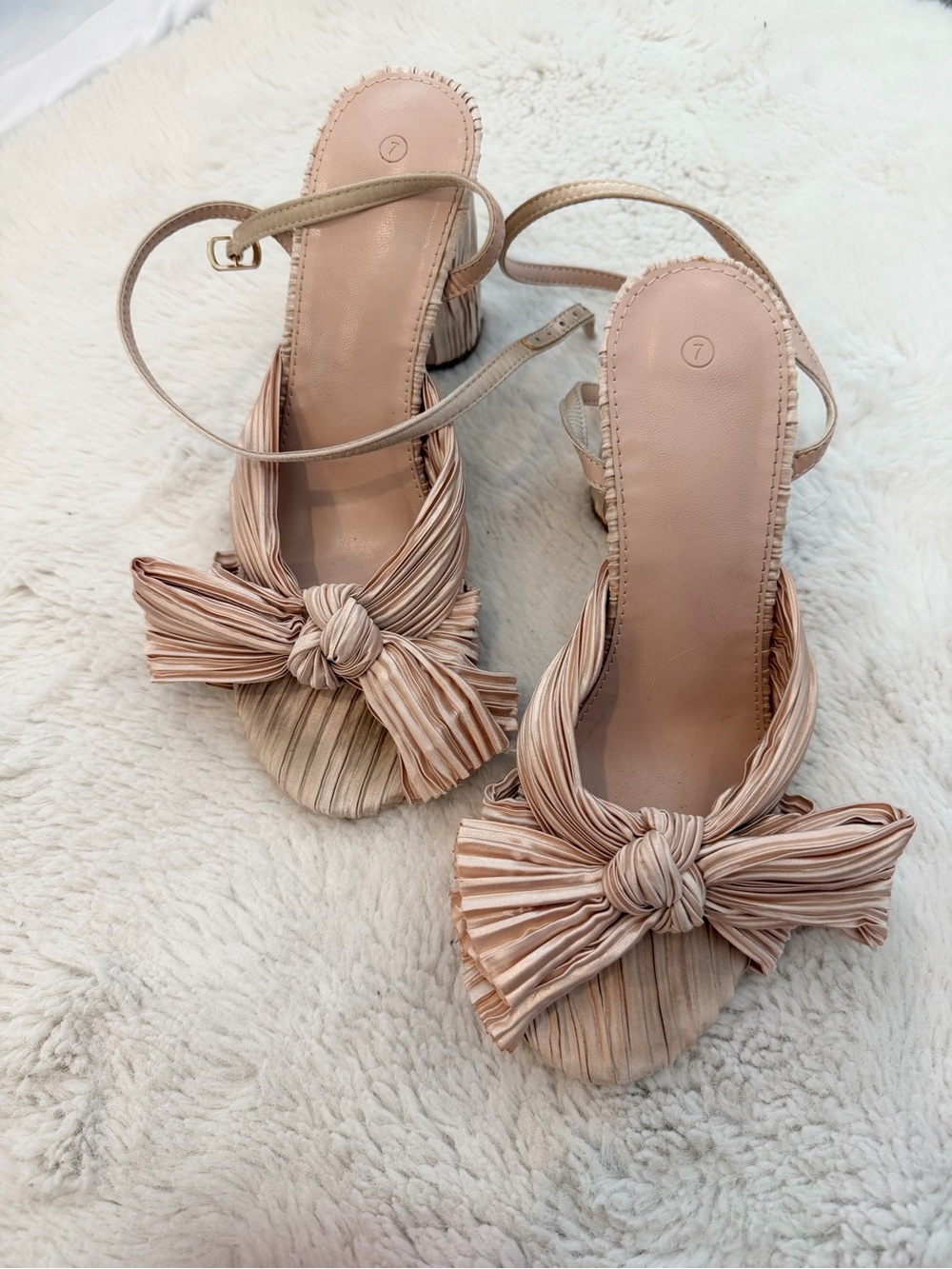 Knot Bow Pleated Heels